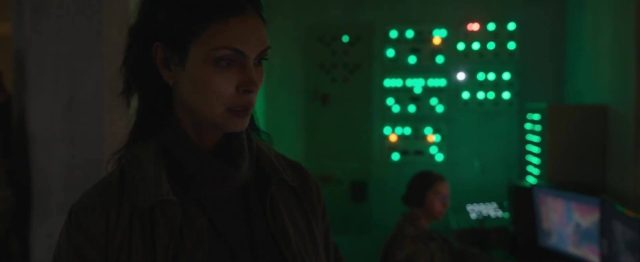 Greenland : migration - Photos et affiches. 17 Gerard Butler et Morena Baccarin dans Greenland : migration 2026