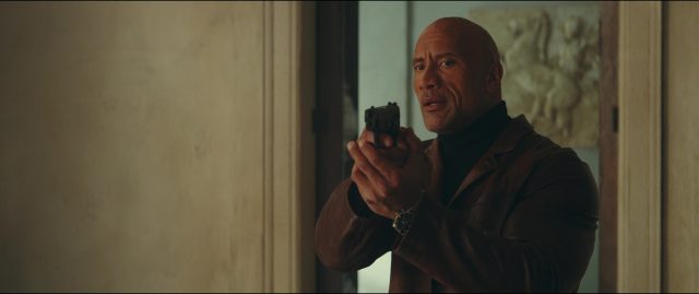 Red Notice - Photos et affiches. 7 Ryan Reynolds Dwayne Johnson et Gal Gadot dans Red Notice 2021