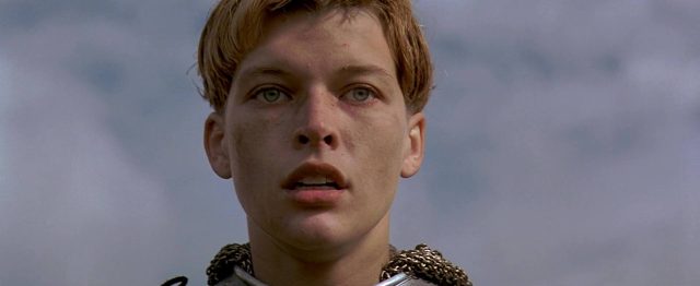 Jeanne d'Arc - Photos et affiches. 3 Milla Jovovich dans Jeanne d'Arc The Messenger: The Story of Joan of Arc 1999