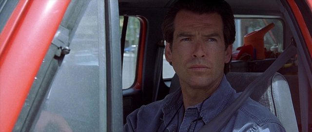 Le Pic de Dante - Photos et affiches. 13 Pierce Brosnan et Linda Hamilton dans Le Pic de Dante Peak 1997