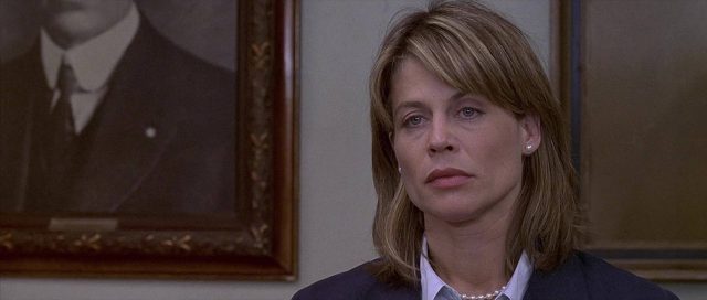 Le Pic de Dante - Photos et affiches. 15 Pierce Brosnan et Linda Hamilton dans Le Pic de Dante Peak 1997