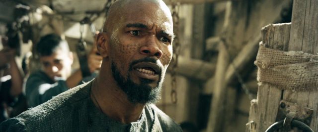 Robin des Bois (2018). 43 Taron Egerton et Jamie Foxx dans Robin des Bois Hood 2018