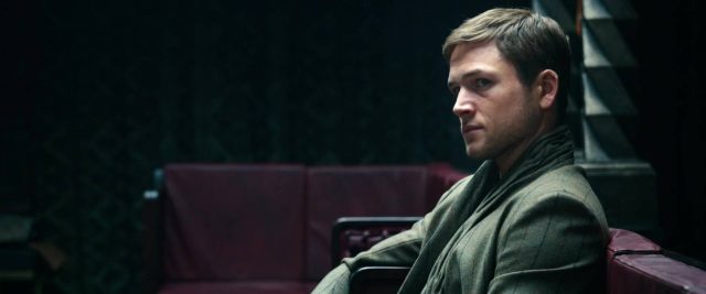 Robin des Bois (2018). 52 Taron Egerton et Jamie Foxx dans Robin des Bois Hood 2018