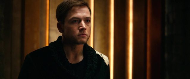 Robin des Bois (2018). 56 Taron Egerton et Jamie Foxx dans Robin des Bois Hood 2018