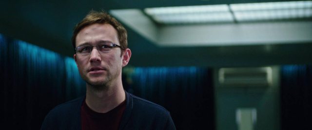 Snowden. 3 Joseph Gordon-Levitt et Shailene Woodley dans Snowden 2026