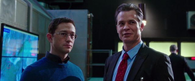 Snowden - Photos et affiches. 19 Joseph Gordon-Levitt et Shailene Woodley dans Snowden 2026