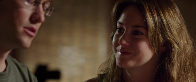 Snowden. 4 Joseph Gordon-Levitt et Shailene Woodley dans Snowden 2026