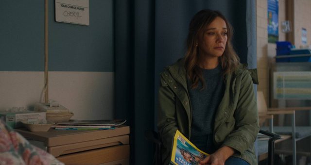 Destins croisés. 6 Rashida Jones et Kate McKinnon dans Destins croisés In the Blink of an Eye 2026