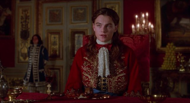 L'homme au masque de fer - Photos et affiches. 14 Leonardo DiCaprio et Jeremy Irons dans L'homme au masque de fer The Man in the Iron Mask 1998