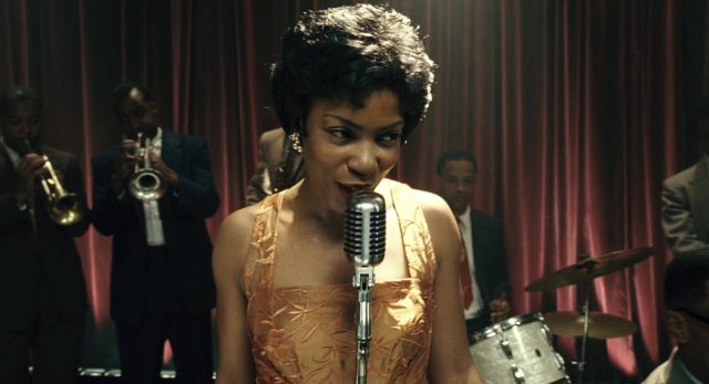 Ray - Photos et affiches. 16 Jamie Foxx dans Ray 2004