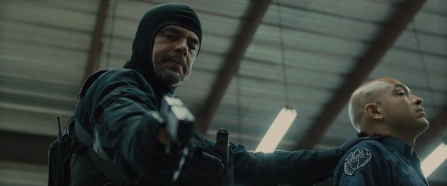 Sicario - Photos et affiches. 20 Emily Blunt et Benicio del Toro dans Sicario 2015