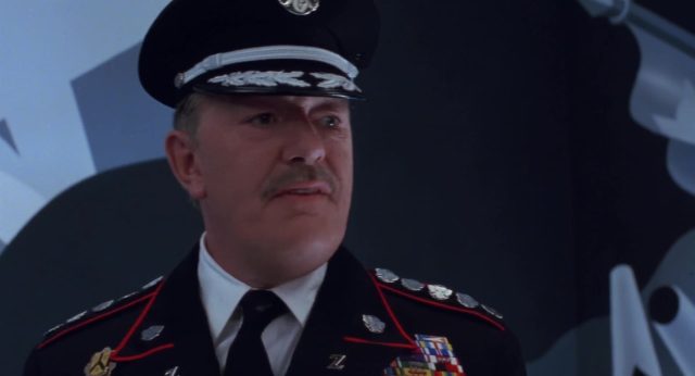 Toys. 7 Robin Williams et Michael Gambon dans Toys 1992
