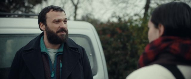 Différente. 7 Jehnny Beth et Thibaut Evrard dans Différente 2025