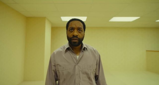 Backrooms. 2 Chiwetel Ejiofor et Renate Reinsve dans Backrooms 2026