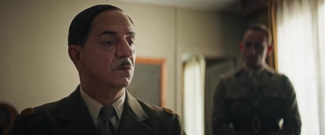 La Bataille de Gaulle - L'âge de fer. 6 Simon Abkarian dans La Bataille de Gaulle 2026