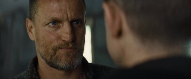 Les brasiers de la colère. 4 Christian Bale et Woody Harrelson dans Les brasiers de la colère Out of the Furnace 2013