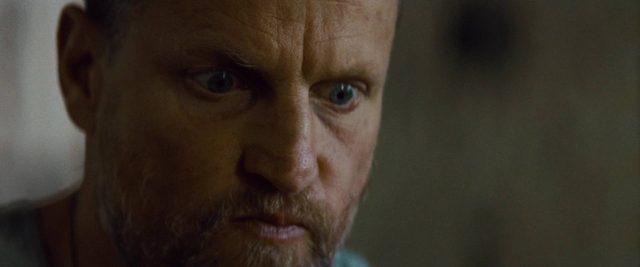 Les brasiers de la colère - Photos et affiches. 13 Christian Bale et Woody Harrelson dans Les brasiers de la colère Out of the Furnace 2013