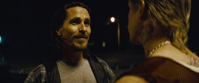 Les brasiers de la colère - Photos et affiches. 16 Christian Bale et Woody Harrelson dans Les brasiers de la colère Out of the Furnace 2013