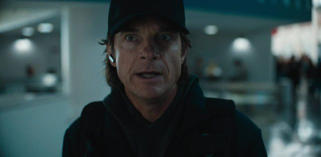 Carry-On - Photos et affiches. 19 Taron Egerton et Jason Bateman dans Carry-On 2024