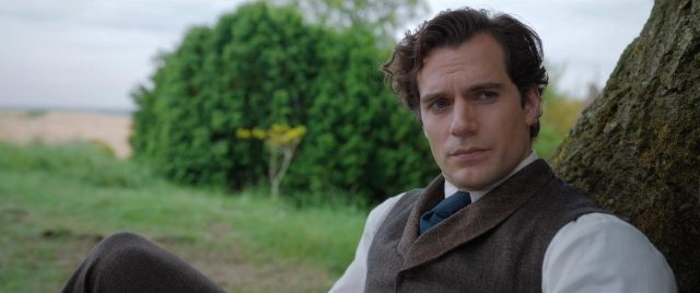 Enola Holmes. 3 Millie Bobby Brown et Henry Cavill dans Enola Holmes 2020