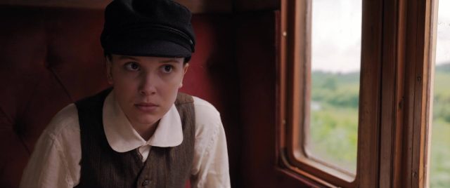 Enola Holmes - Photos et affiches. 17 Millie Bobby Brown et Henry Cavill dans Enola Holmes 2020