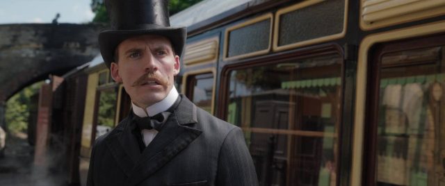 Enola Holmes - Photos et affiches. 18 Millie Bobby Brown et Henry Cavill dans Enola Holmes 2020