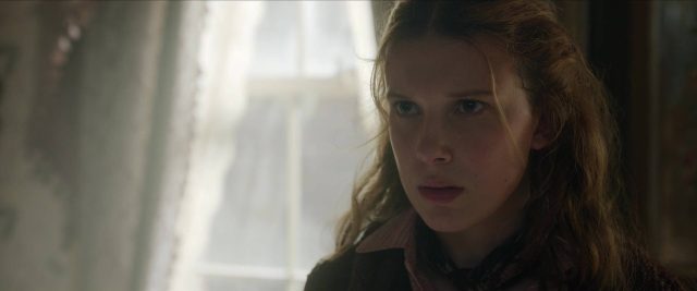 Enola Holmes 2 - Photos et affiches. 16 Millie Bobby Brown et Henry Cavill dans Enola Holmes 2 2022