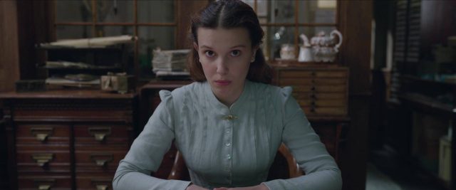 Enola Holmes 2 - Photos et affiches. 17 Millie Bobby Brown et Henry Cavill dans Enola Holmes 2 2022
