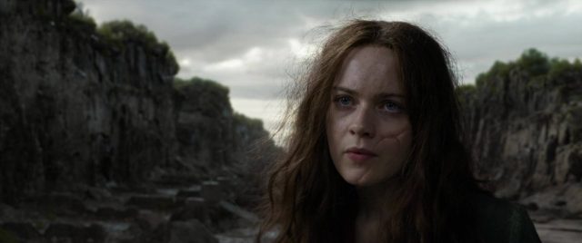 Mortal Engines - Photos et affiches. 24 Hera Hilmar Robert Sheehan et Hugo Weaving dans Mortal Engines 2018