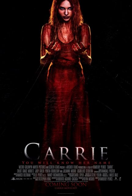 Carrie : la vengeance - Photos et affiches. 4 Affiche Poster de Carrie : la vengeance avec Chloë Grace Moretz et Julianne Moore 2013