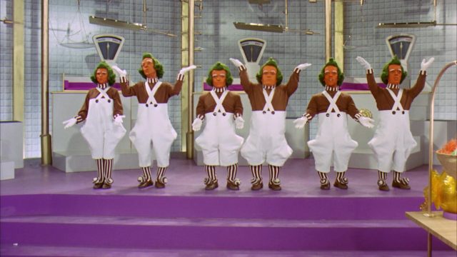 Charlie et la chocolaterie (1971) - Photos et affiches. 8 Peter Ostrum et Gene Wilder dans Charlie et la chocolaterie pays enchanté Willy Wonka and the Chocolate Factory 1971