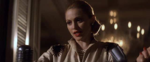 Evita. 3 Madonna Antonio Banderas et Jonathan Pryce dans Evita 1996
