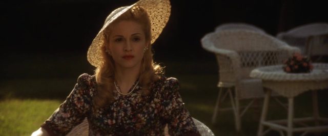 Evita. 5 Madonna Antonio Banderas et Jonathan Pryce dans Evita 1996