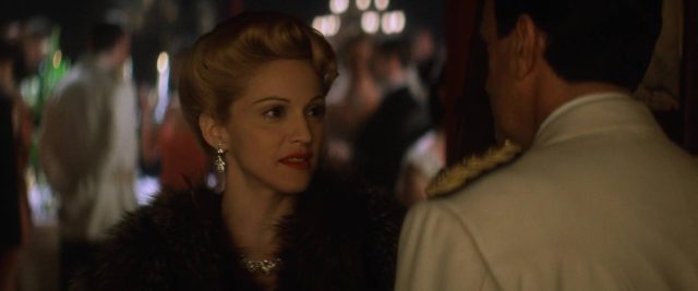 Evita - Photos et affiches. 14 Madonna Antonio Banderas et Jonathan Pryce dans Evita 1996