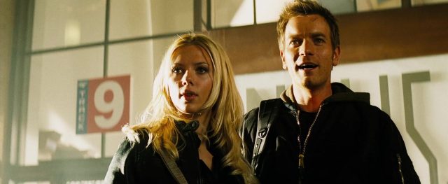 The Island - Photos et affiches. 11 Ewan McGregor et Scarlett Johansson dans The Island 2005