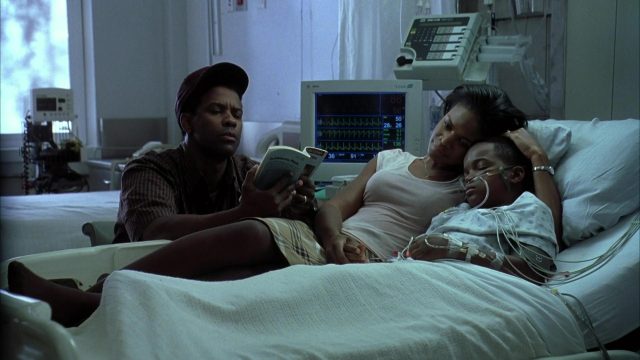 John Q - Photos et affiches. 12 Denzel Washington et Robert Duvall dans John Q 2002