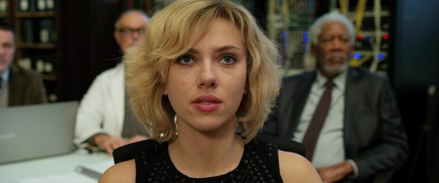 Lucy - Photos et affiches. 14 Scarlett Johansson et Morgan Freeman dans Lucy 2014