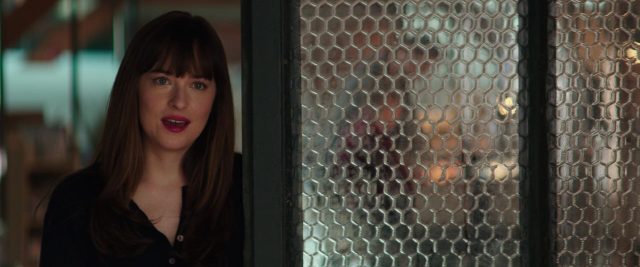 Cinquante nuances plus sombres - Photos et affiches. 15 Dakota Johnson et Jamie Dornan dans Cinquante nuances plus sombres Fifty Shades Darker 2017