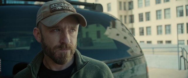 The contractor. 14 Chris Pine et Ben Foster dans The contractor 2022