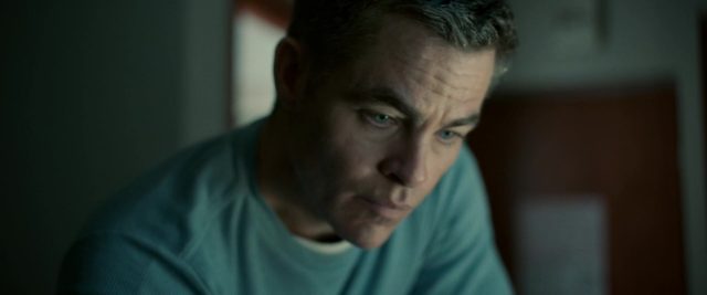 The contractor. 20 Chris Pine et Ben Foster dans The contractor 2022
