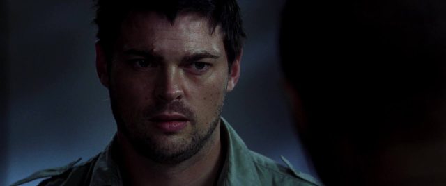 Doom. 16 Karl Urban Dwayne Johnson et Rosamund Pike dans Doom 2005