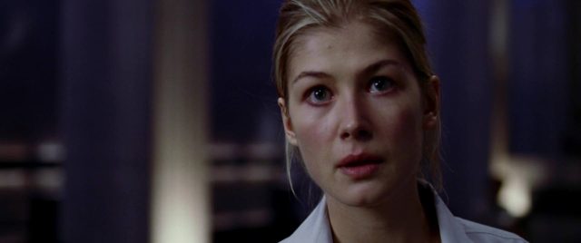 Doom. 23 Karl Urban Dwayne Johnson et Rosamund Pike dans Doom 2005