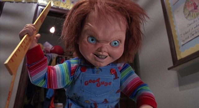 Chucky, la poupée de sang. 14 Alex Vincent et Christine Elise dans Chucky la poupée de sang Child's Play 2 1990