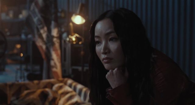 Comment braquer une banque. 23 Nicholas Hoult et Zoë Kravitz dans Comment braquer une banque How to Rob a Bank 2026