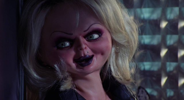 La fiancée de Chucky. 15 Jennifer Tilly Katherine Heigl et Nick Stabile dans La fiancée de Chucky Bride 1998