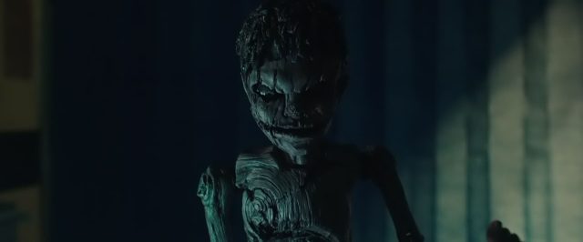 Pinocchio : déchaîné. 19 Richard Brake et Cameron Bell dans Pinocchio : déchaîné Unstrung 2026